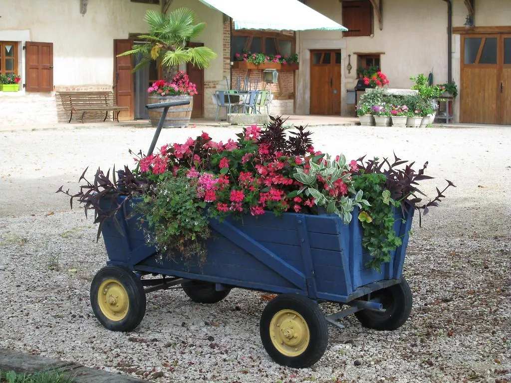 *** Guest house Domaine Des Charmilles Hotel Mantenay-Montlin France